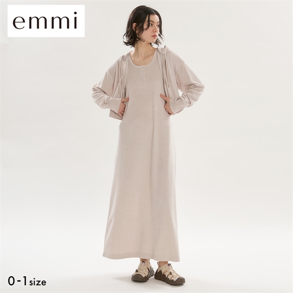 エミ パイルフーディー×ワンピースセット emmi