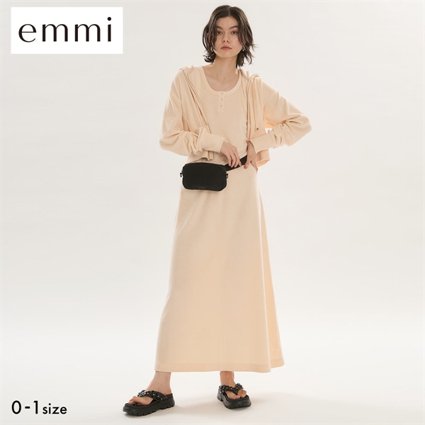 エミ パイルフーディー×ワンピースセット emmi