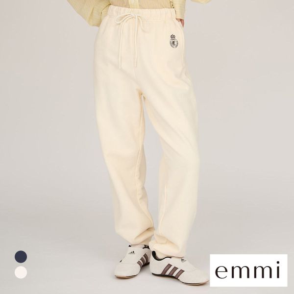 エミ エンブレムロゴスウェットパンツ emmi