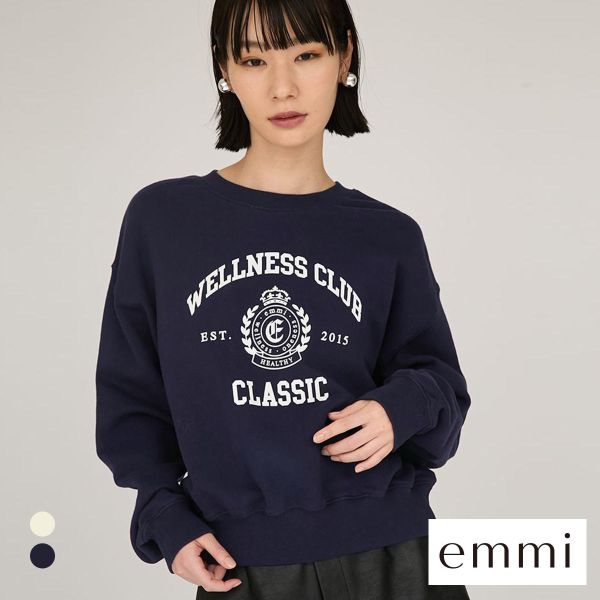 エミ ONLINE限定カラー カレッジロゴスウェットトップス emmi