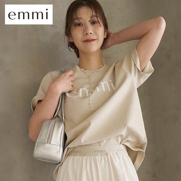 エミ ベーシックemmiロゴTシャツ emmi
