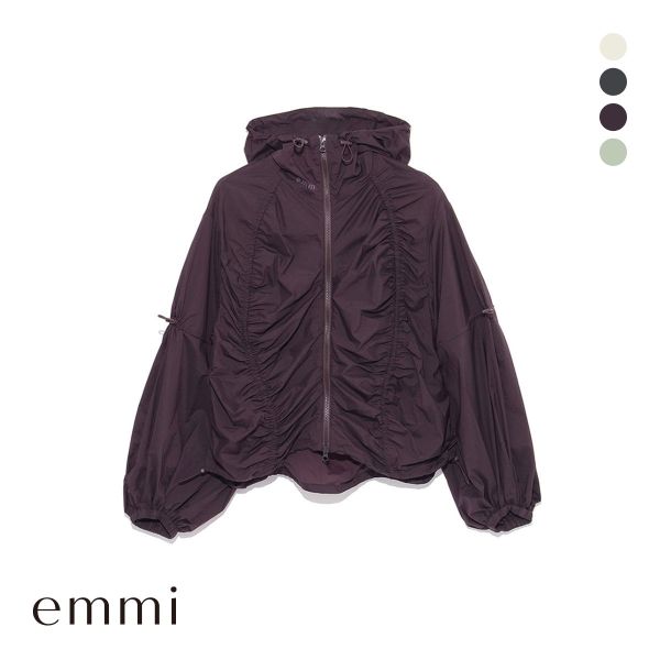 エミ ギャザーナイロンブルゾン emmi