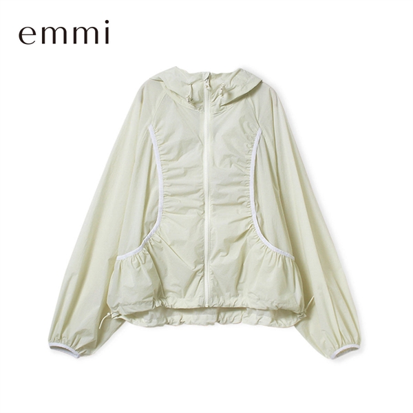 エミ ONLINE限定カラーあり ギャザーディテールナイロンブルゾン セットアップ対応 撥水 emmi