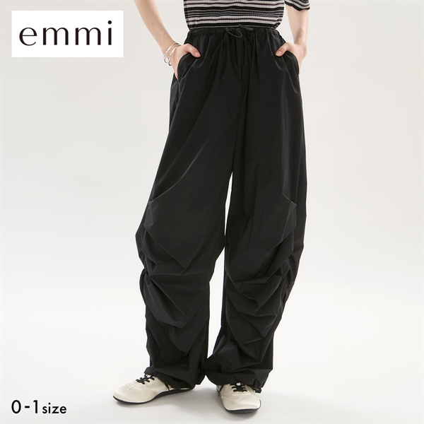 エミ ギャザーディテールナイロンイージーパンツ セットアップ対応 撥水 emmi