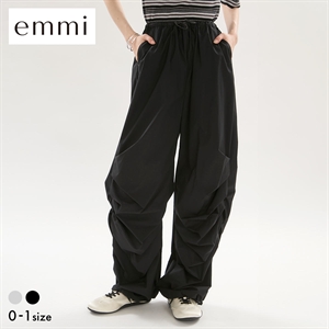 エミ ギャザーディテールナイロンイージーパンツ セットアップ対応 撥水 emmi