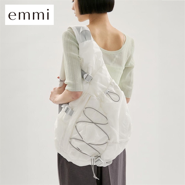 エミ ワンショルダーボディーバッグ emmi