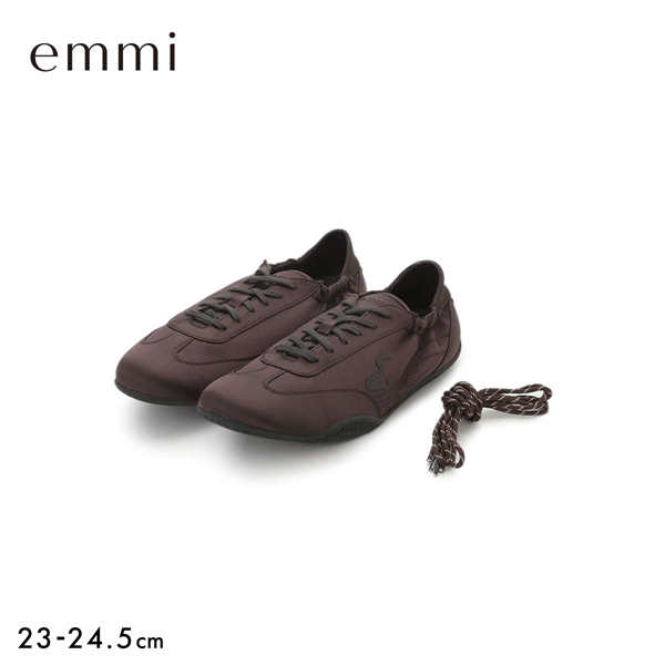 エミ em サテンスニーカー emmi