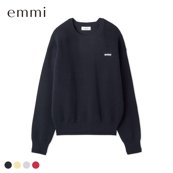 エミ emmiロゴスウェットライクニット emmi
