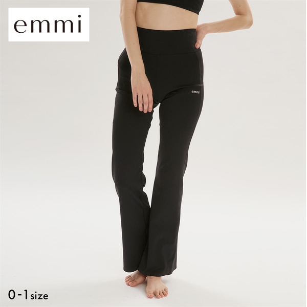 エミ アクティブフレアレギンス emmi