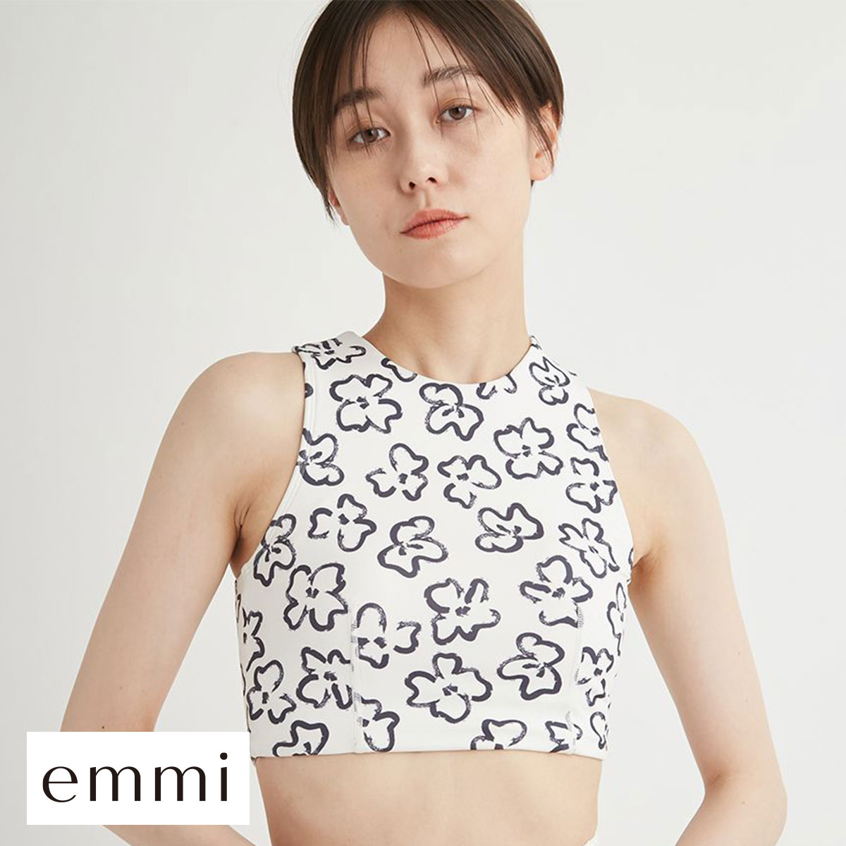 エミ WELLNESS&TRAINING eco ドローウィングブラトップ ブラジャー ノンワイヤー スポーツブラ カップイン emmi(OW-オフホワイト-0)