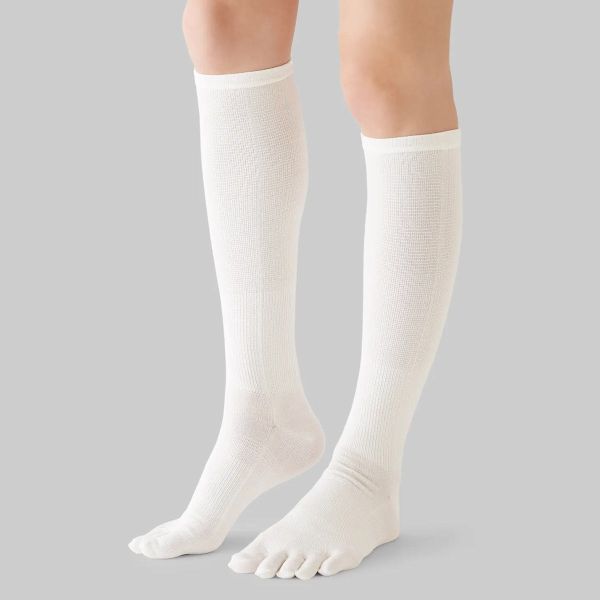 タビオ Tabio LEG LABO 綿の着圧五本指ハイソックス 靴下 キュッと引き締めて、美脚をめざす 消臭 日本製 レディース 22.5-24.5cm