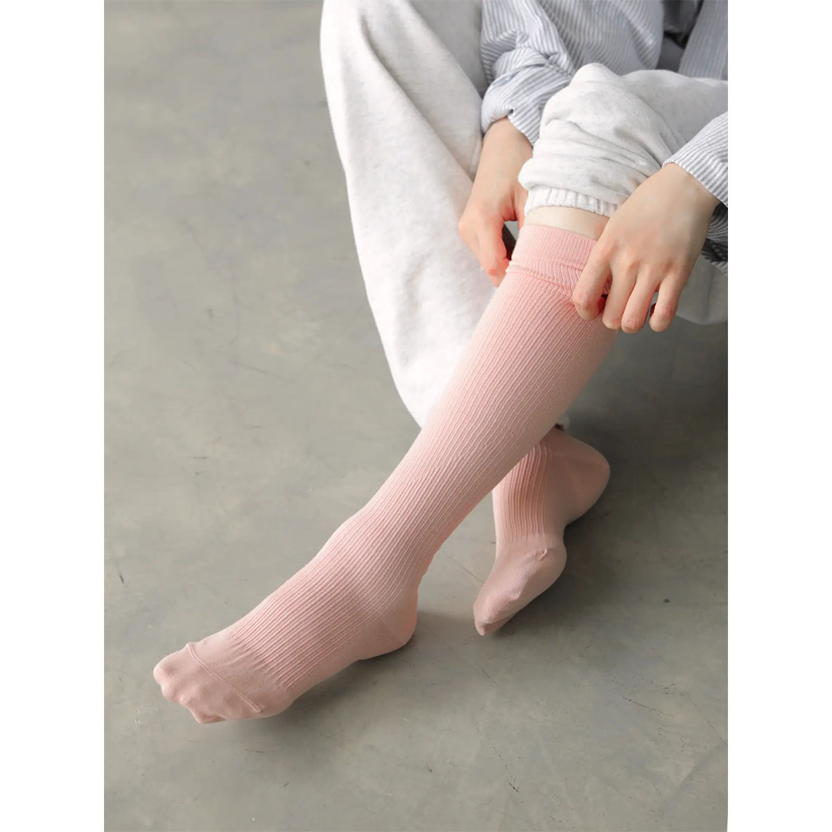 タビオ Tabio LEG LABO 綿着圧ハイソックス 靴下 ぎゅぎゅっと脚ラク 強着圧 日本製(PI-ピンク-22.5-24.5cm)